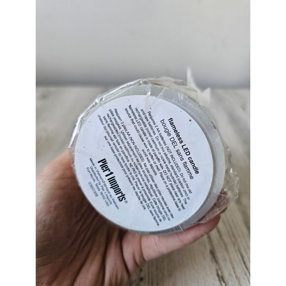 Pier 1 flameless LED‎ candle silver snow scented timer new Xmas decor snowflakes - Picture 6 of 6